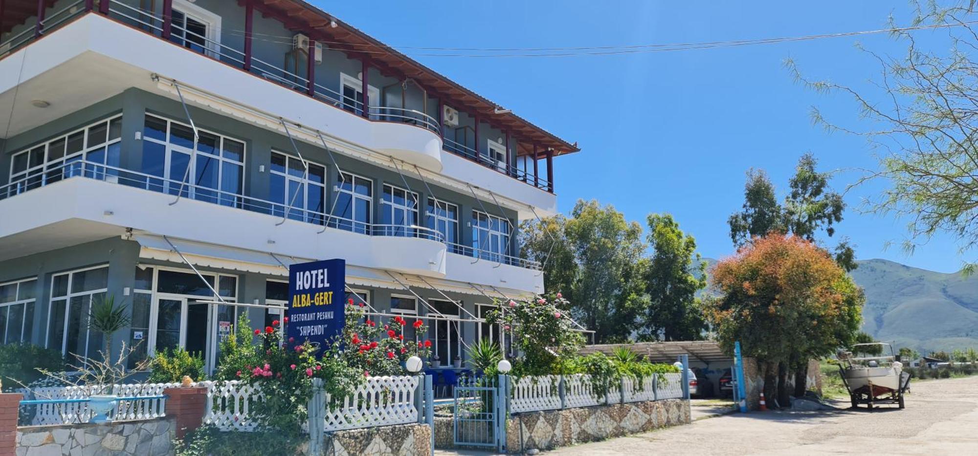 Hotel Alba-Gert โอริคูม ภายนอก รูปภาพ